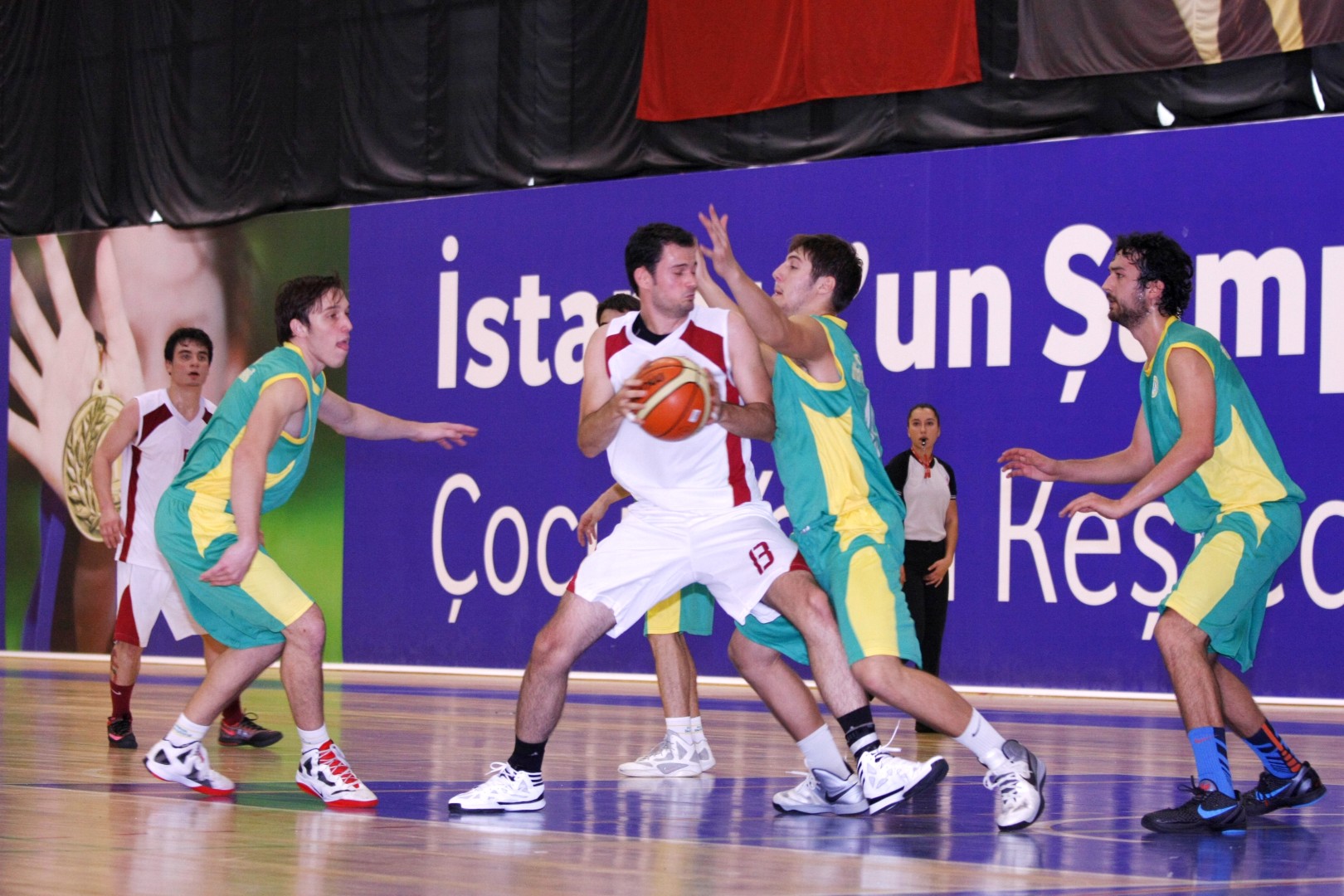ibb universiteler arasi spor soleni unisporfest 2013 istanbul ibb ibbpr sport intercollegiate universities basketball court sports court